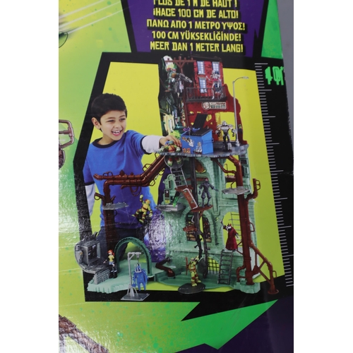 452 - Boxed nickelodeon Teenage Mutant Ninja Turtles Secret Sewer Lair Playset seems to be complete