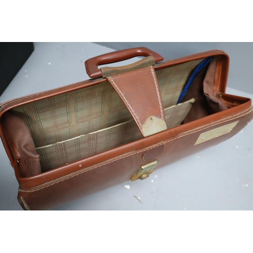 667 - Two vintage briefcases (one has handle in need of attention) and a vinyl carry case 