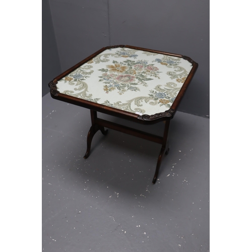 659 - Dark wooden frame tapestry tilt top fire screen & table, the square top has inset and behind the... 