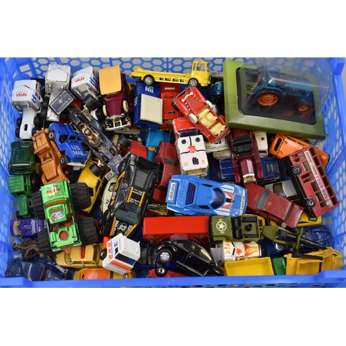 595 - Large selection of die - cast vehicles (unboxed)