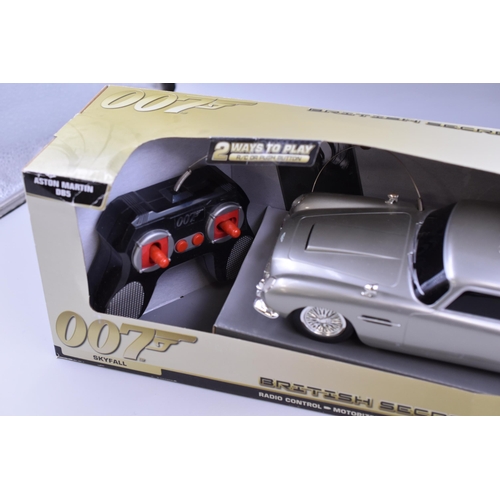 597 - 007 James Bond Skyfall Aston Martin DB5, remote control new and boxed box 18