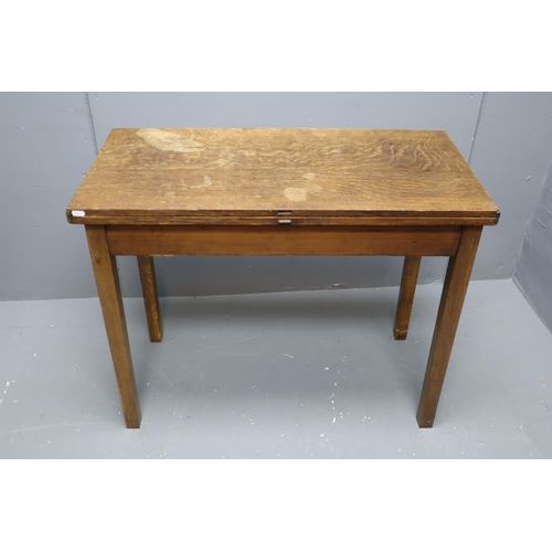 661 - Georgian extendable tea table with some signs of use (28.5