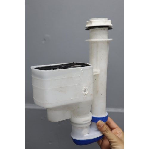 761 - Selection of Plumbing Materials including Toilet Cistern, Drainage Pipes and More