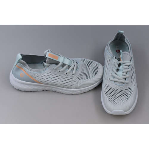 794 - Pair of Larnmern Plus Mesh Lace up Trainers (UK 7)