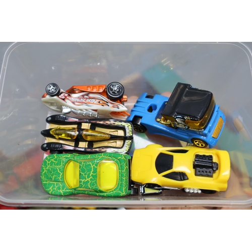 863 - Large collection of die-cast toy cars, including army, trucks, cars, planes and two 1993 Hot wheels,... 