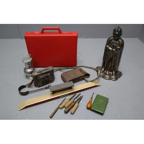 896 - Small mixed lot to include Post Office savings bank, lidded pewter, red plastic carry case and more