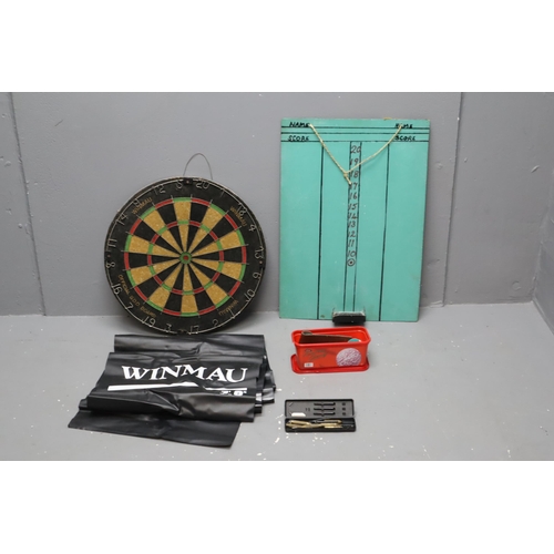 911 - Vintage Dartboard Games Set to include Board, Darts and Scoreboard