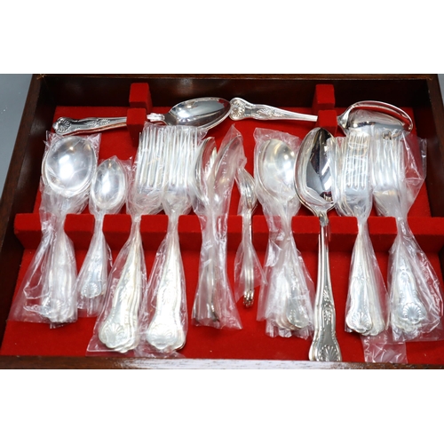 520 - A Mappin & Webb 50 Piece Canteen of Cutlery In Oak Presentation Case and Original Box