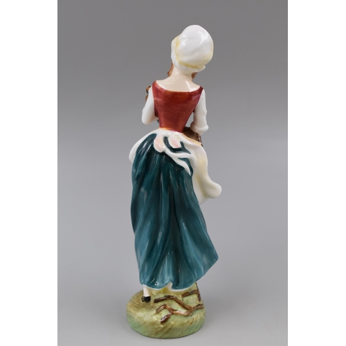 290 - A Royal Doulton Lizzie Figure (HN 2749), Approx 8.5