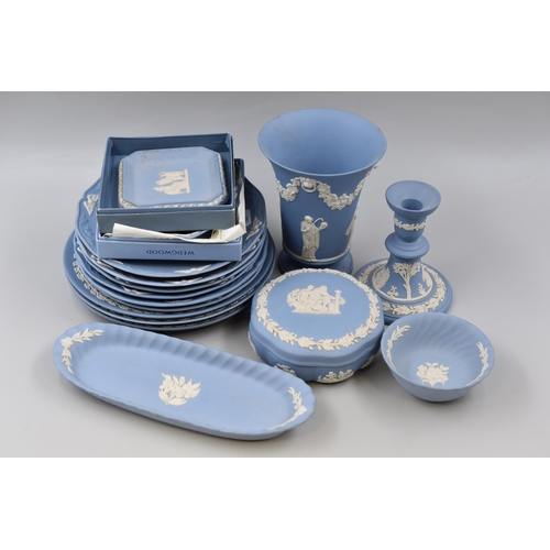 309 - Selection of 16 Pieces of Wedgwood Jasperware including Christmas plates, Vase, Trinket Dish, Candle... 