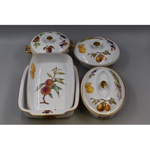 360 - Five Pieces of Royal Worcester Evesham Table Ware including 3 Lidded Tureens AF