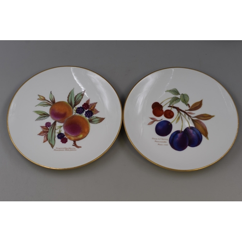 364 - Set of 6 Royal Worcester Evesham Fruit Plates with a Large Serving Platter (13