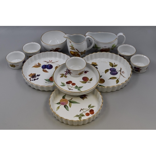 366 - Twelve Pieces of Royal Worcester Evesham Table Ware including Ramakin Dishes, Jugs, Flan Dishes and ... 