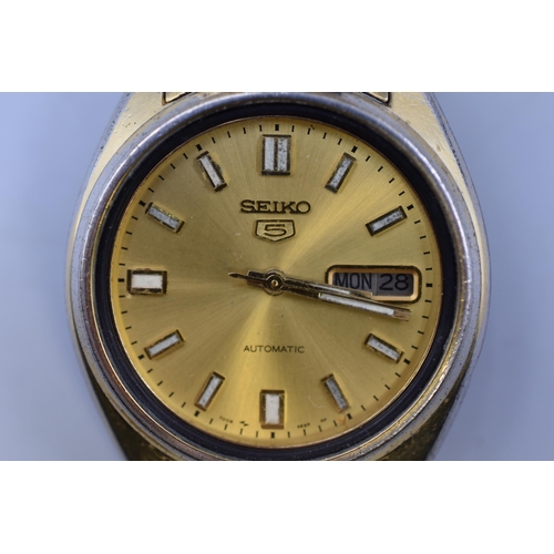 115 - A Seiko 5 Gold Tone Gent's Automatic Watch, Working