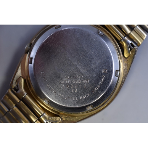 115 - A Seiko 5 Gold Tone Gent's Automatic Watch, Working