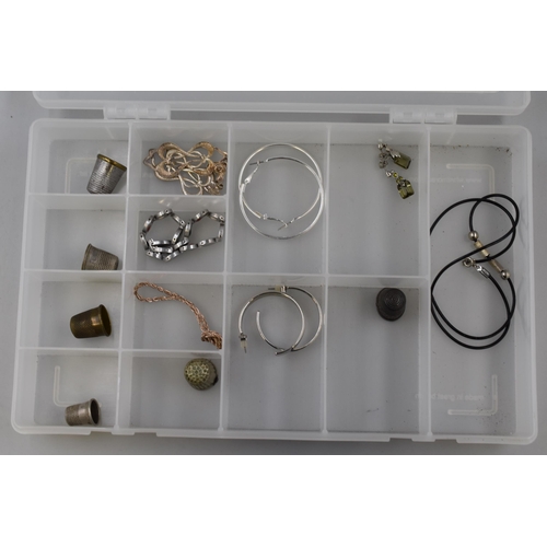 147 - Small selection of jewellery and thimbles including one Silver Victorian Birmingham hallmarked thimb... 