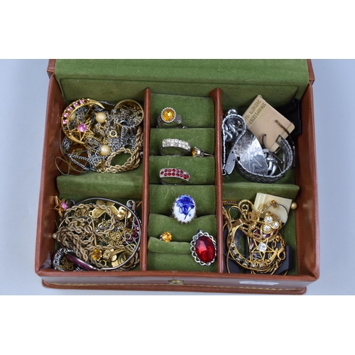 148 - Selection of unsorted House Clearance Jewellery in a Mirrored Jewellery Box