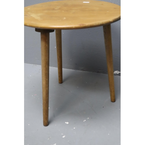 555 - Mid-Century Light Wood Circular Side Table (14