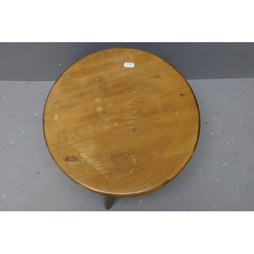 555 - Mid-Century Light Wood Circular Side Table (14