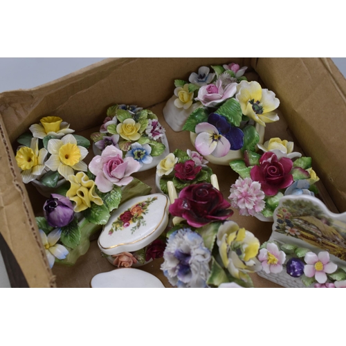 680 - Collection of Ceramic posies to include Royal Albert, Chorley Fine Bone China, Aynsley, Old Country ... 