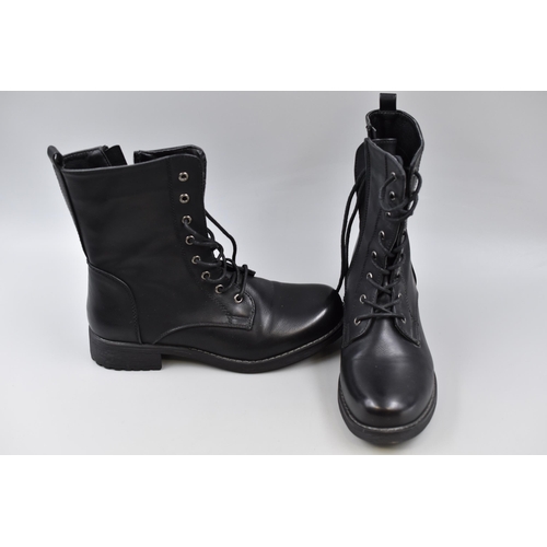 650 - Two pairs of boots (sizes 4 and 5)