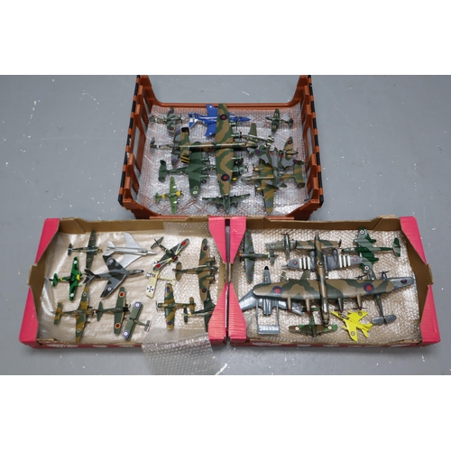 719 - 36 plastic military model planes to include XR540, MB-T and loads more (all different sizes)