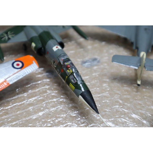 720 - 25 plastic military model planes to include Fiat G91, Royal Navy XE 395 and loads more (all differen... 