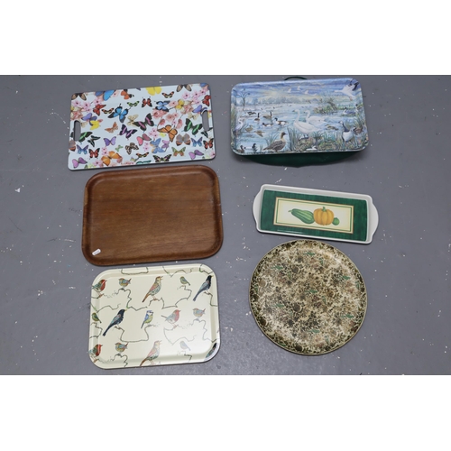 695 - Selection of Six Vintage Lap Food Trays to include Butterfly Patterned, Duck Patterned and more