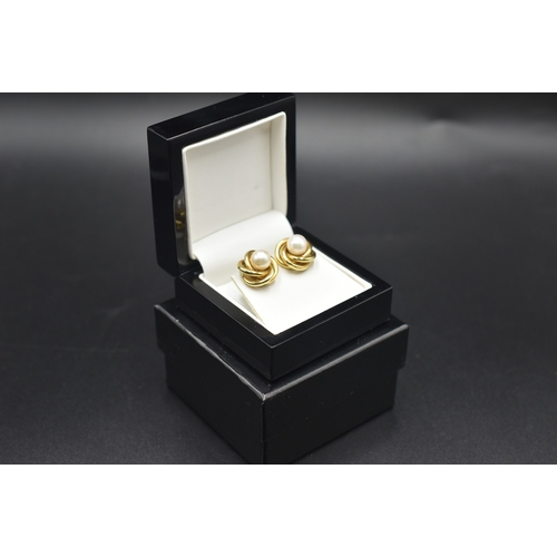 25 - Gold 750 (18ct) Pearl Earrings Complete with Presentation Box (8.92 grams)