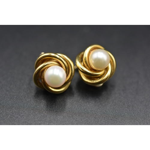 25 - Gold 750 (18ct) Pearl Earrings Complete with Presentation Box (8.92 grams)