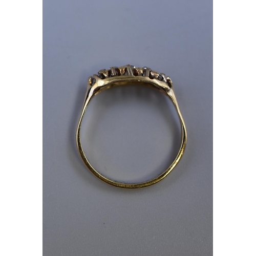 3 - An 18ct Gold Diamond Stoned Ring, Size R/S