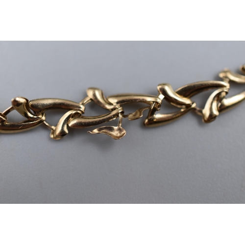 47 - Gold 375 (9ct) Bracelet Complete with Presentation Box