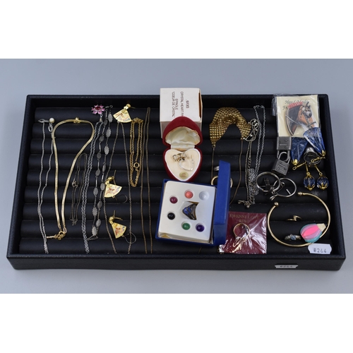 135 - Selection of Mixed Vintage Jewellery and other