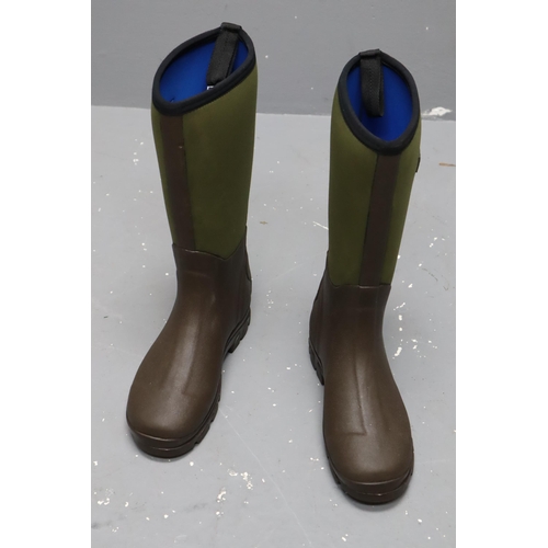 672 - Bison Neoprene Wellington Muck Boot (Size 10)