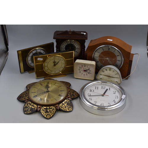 720 - A Selection of Untested Vintage Clocks To Include Wood Cased Smiths Sectric Mantle Clock, Metamec Re... 