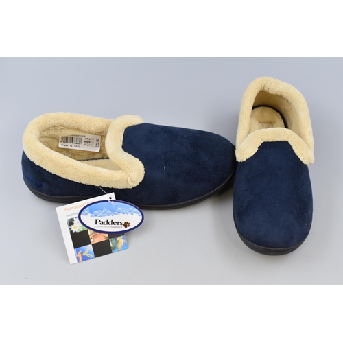 708 - New Navy Padders Slippers Complete in Box (Size 6)