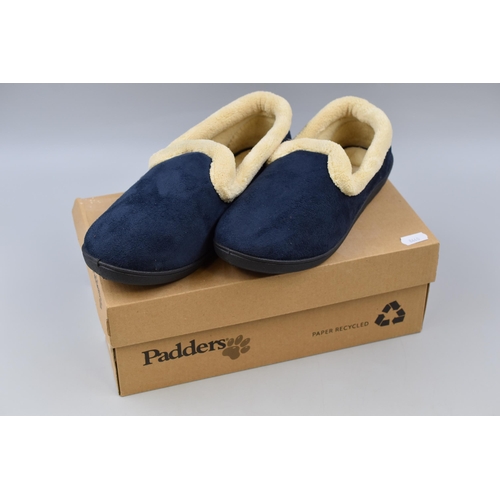 708 - New Navy Padders Slippers Complete in Box (Size 6)