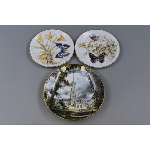 399 - Selection of 15 Collectors Plates including Royal Crown Derby, Cased Royal Doulton Dreaming Lotus, W... 