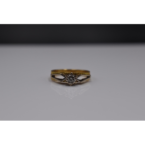 35 - An 18ct Gold Diamond Stoned Solitaire Ring, Size P