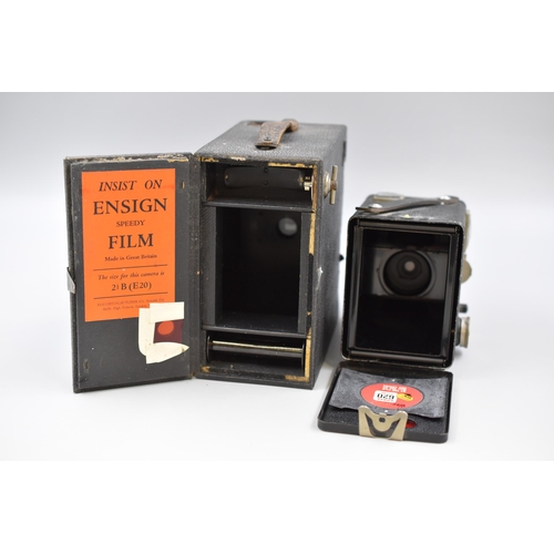 158 - Vintage Kodak Six-20 'Brownie' D Camera