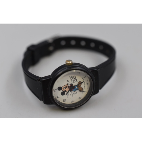 82 - A Retro 1987 Disney Mickey Mouse Quartz Watch, Working