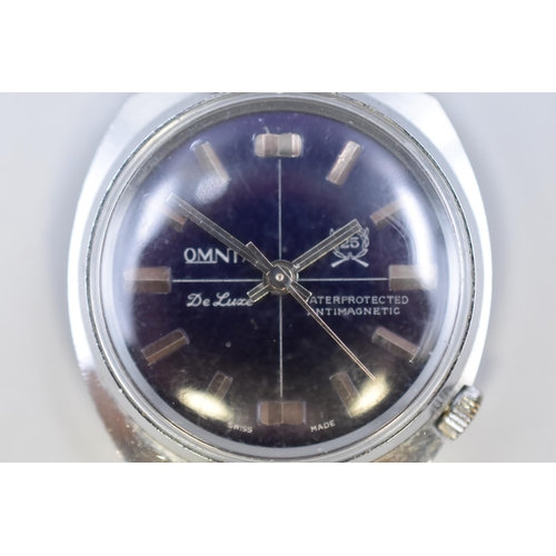 84 - A Mechanical Omnta De Luxe Gent's Watch, With Leather Strap. Working