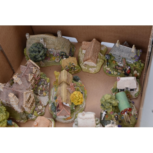 274 - Large Collection of Lilliput Lane House Ornaments in Very Good Condition.