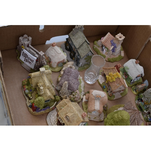 275 - Large Collection of Lilliput Lane House Ornaments in Very Good Condition.