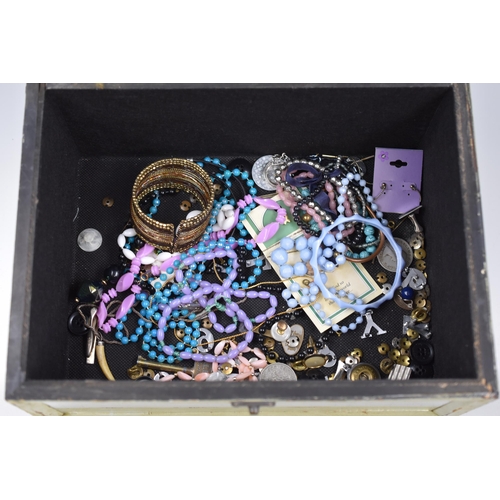 412 - Mirrored Jewellery Box with Mixed Contrents