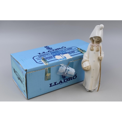 238 - Boxed Lladro Figure of a Shepherdess No.4678 (8