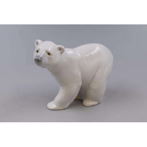 241 - Boxed Lladro Attentive Polar Bear Figurine No 1207 (3 1/2