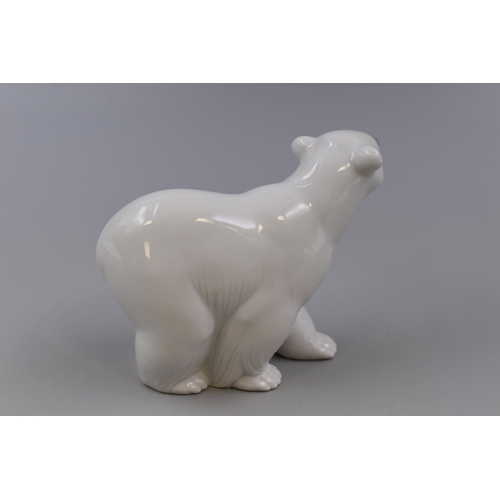 241 - Boxed Lladro Attentive Polar Bear Figurine No 1207 (3 1/2