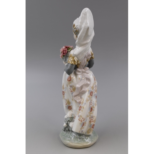 248 - Boxed Lladro Valencian Girl With Flowers No.1304 (9 1/2