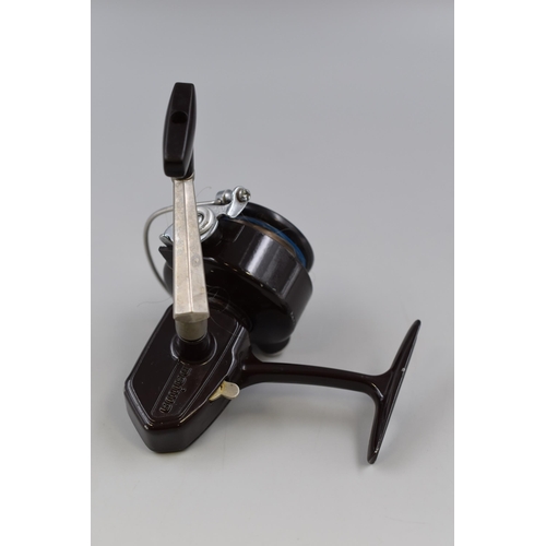 371 - Daiwa 7280 Fishing reel complete with Spare reel of Fishing Line, River Float and Storage Bag